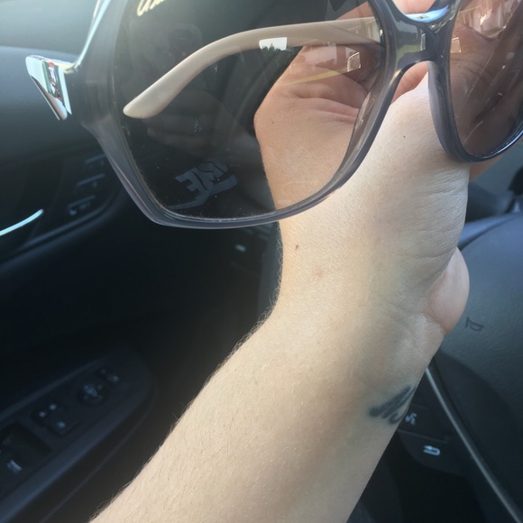 AUTHENTIC GUCCI SUNGLASSES